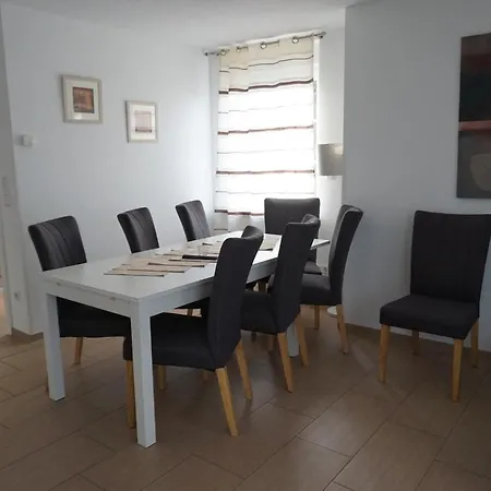 - Marianna Apartment Rust